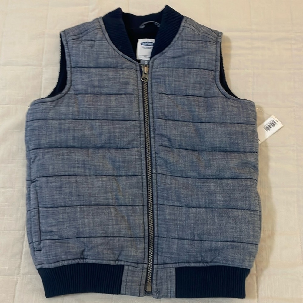 Boys quilted vest. Old Navy 5T.